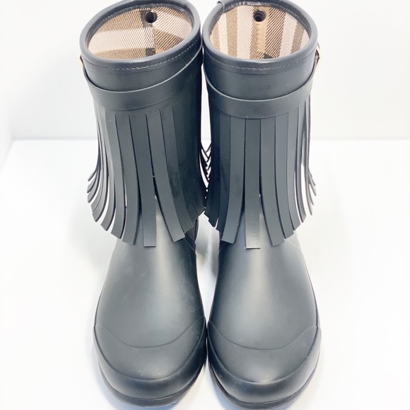 Burberry Shoes - Burberry Reston Fringe Rain Boot, Black Size 39